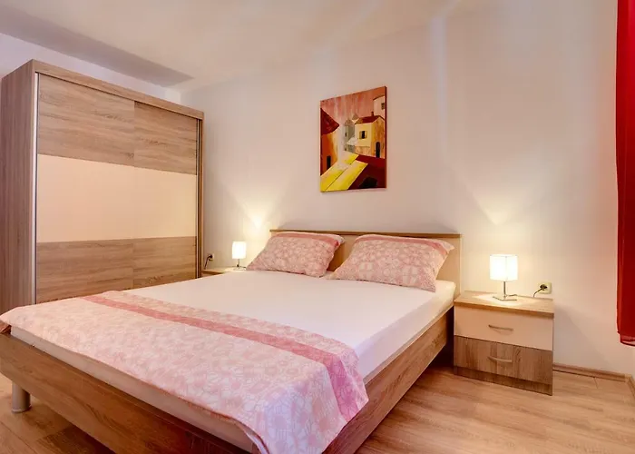 House Mihael 펜션 메덜린